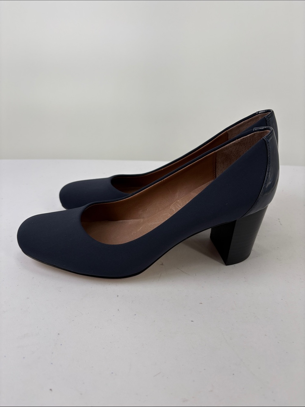 🧊 Donald J. Pliner Navy Mid-Block Heel Pumps 2.5”